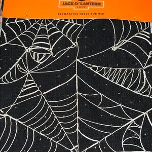 BNWT Jack O' Lantern Lane Black and White Spiderweb Table Runner
